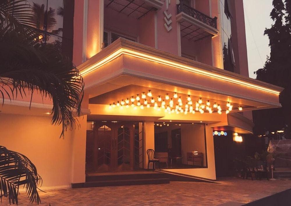 T24 Retro Hotel Bombay